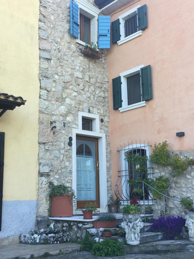 Appartement Il Girasole à Caprino Veronese Extérieur photo