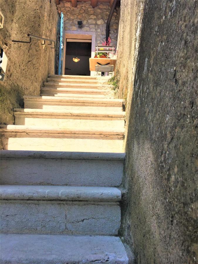 Appartement Il Girasole à Caprino Veronese Extérieur photo